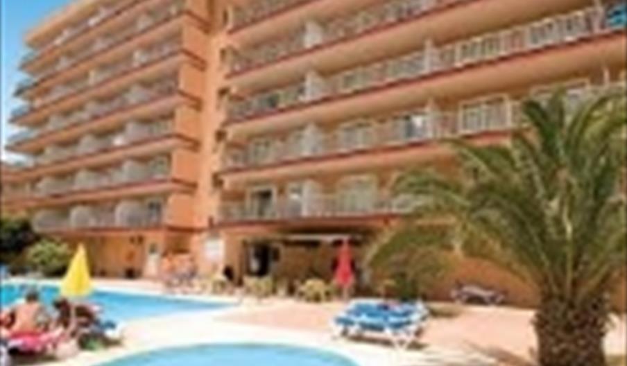 AT 1* Embajador