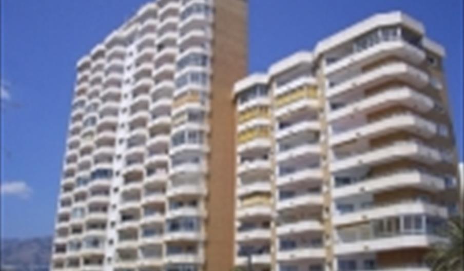AT 2* Club Marítimo Properties Limited