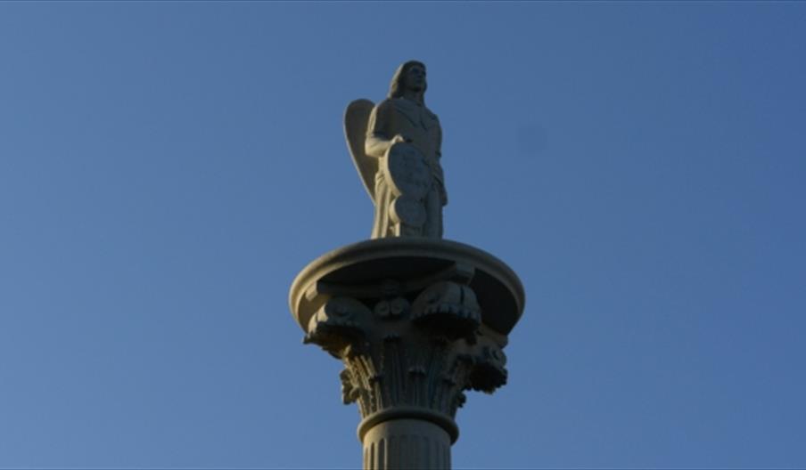 Columna del Arcángel San Rafael (Rosario Garcia Arraiza)