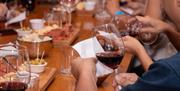 Cata de vinos y experiencia gastronómica